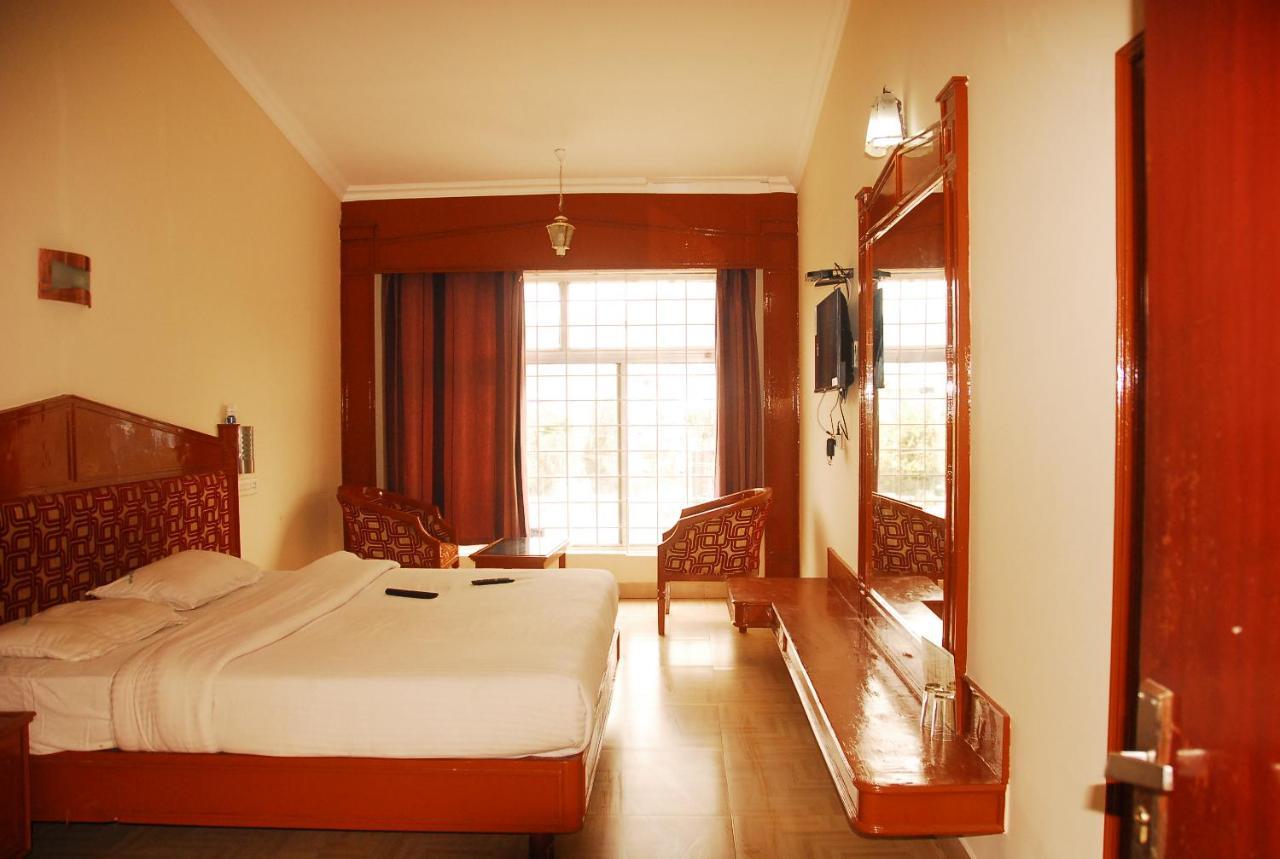 Hotel Sapphire Garden View Udagamandalam Exterior foto