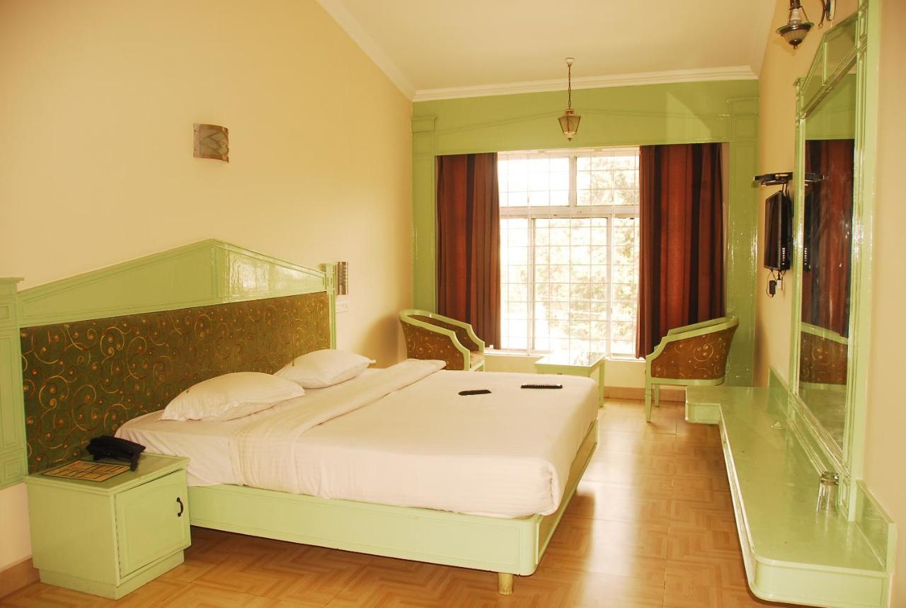 Hotel Sapphire Garden View Udagamandalam Exterior foto