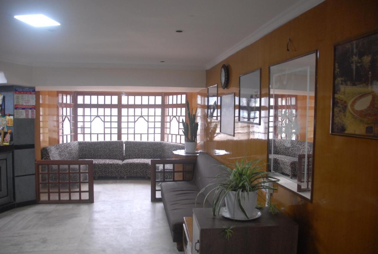 Hotel Sapphire Garden View Udagamandalam Exterior foto